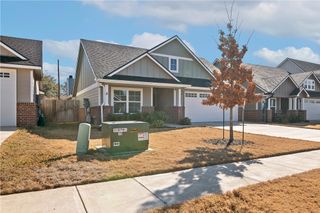 422 Travis Drive, Mcgregor, TX 76657