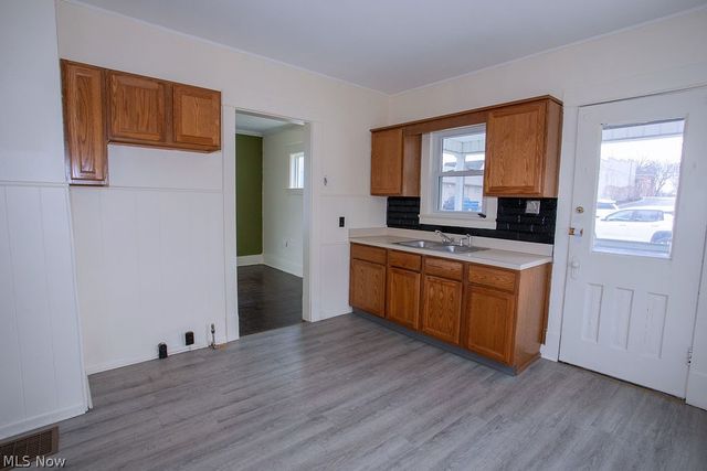 24 Sexton Street, Struthers, OH 44471