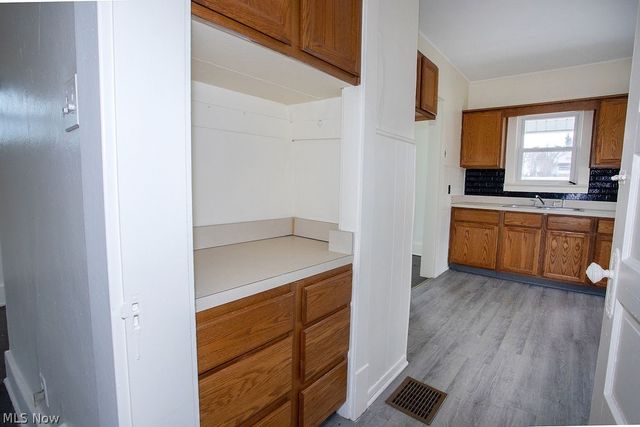 24 Sexton Street, Struthers, OH 44471