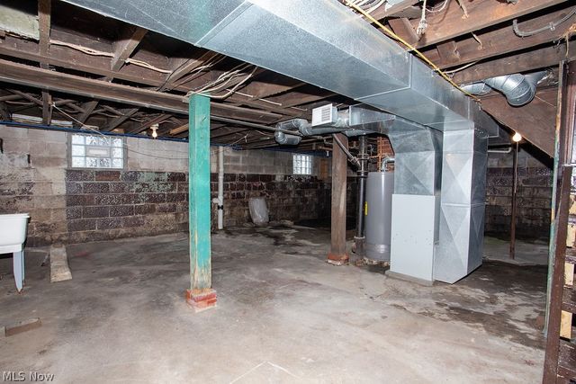 24 Sexton Street, Struthers, OH 44471