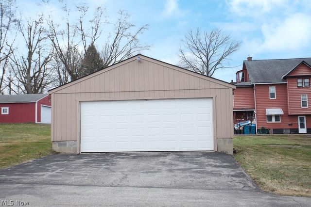 24 Sexton Street, Struthers, OH 44471