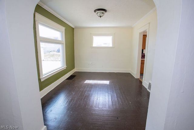 24 Sexton Street, Struthers, OH 44471