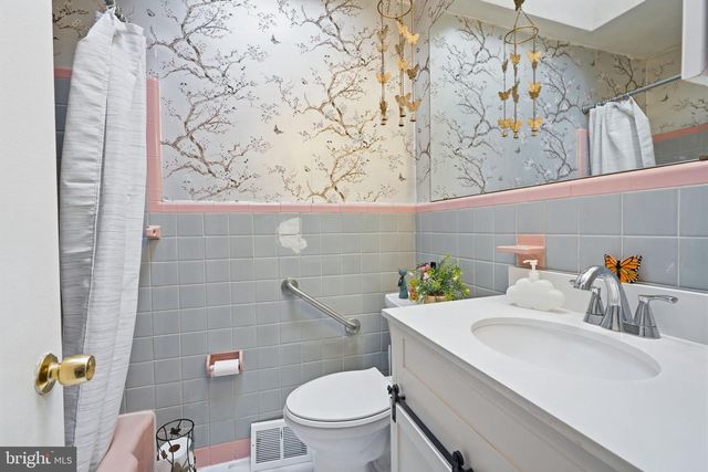 2012 TOMLINSON, Philadelphia, PA 19116