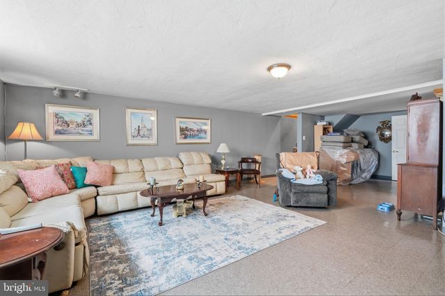 2012 TOMLINSON, Philadelphia, PA 19116