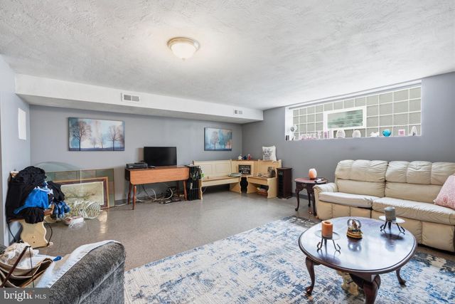 2012 TOMLINSON, Philadelphia, PA 19116