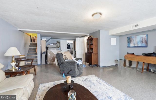 2012 TOMLINSON, Philadelphia, PA 19116