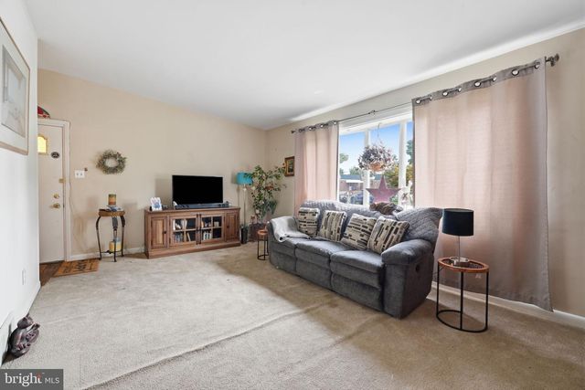 2012 TOMLINSON, Philadelphia, PA 19116