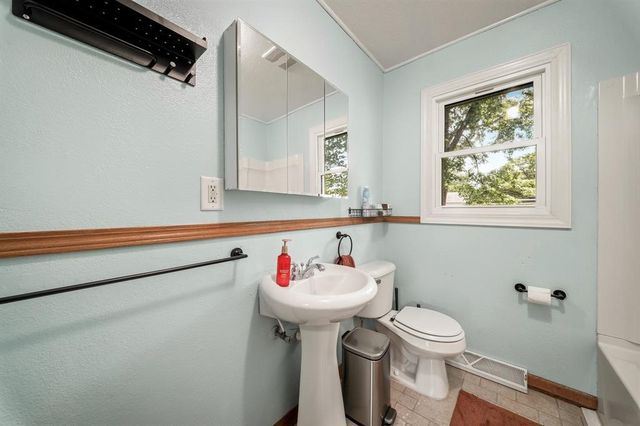 325 Selma Street, Eau Claire, WI 54703