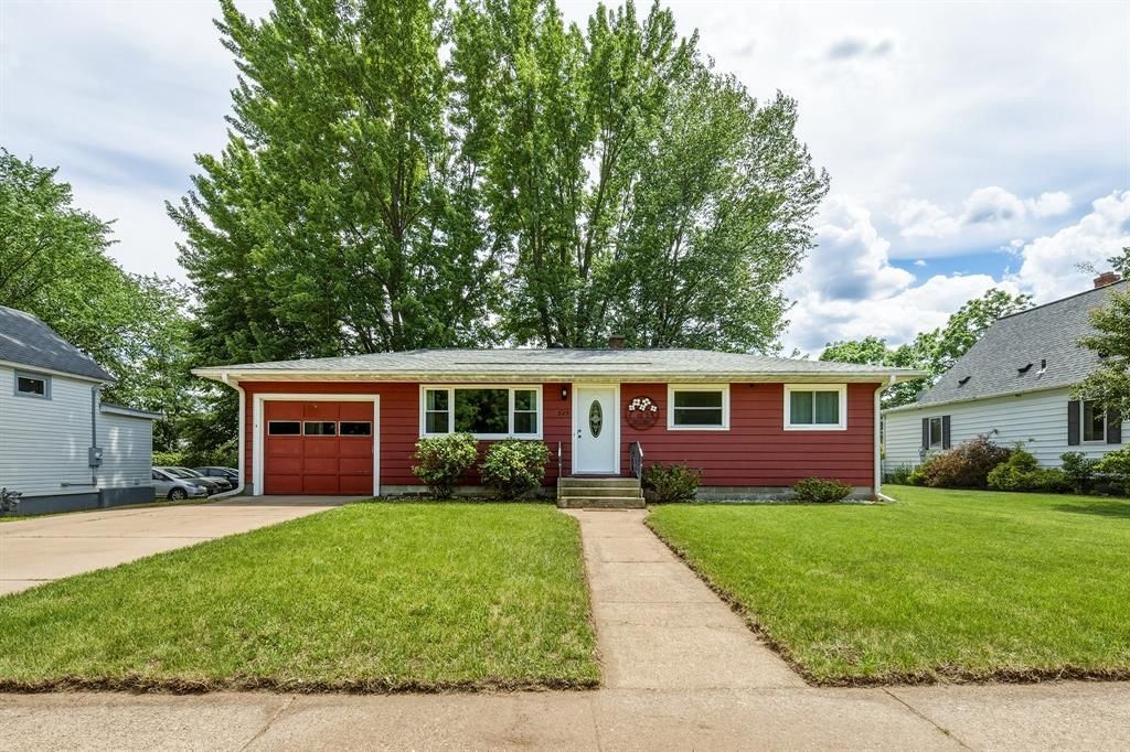 325 Selma Street, Eau Claire, WI 54703