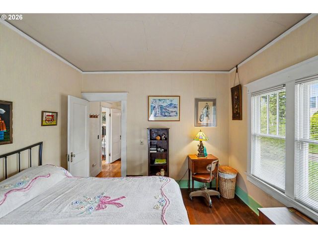 700 OAK St, Silverton, OR 97381