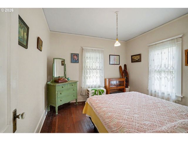 700 OAK St, Silverton, OR 97381