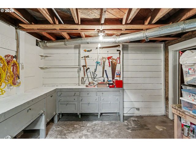 700 OAK St, Silverton, OR 97381