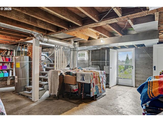 700 OAK St, Silverton, OR 97381