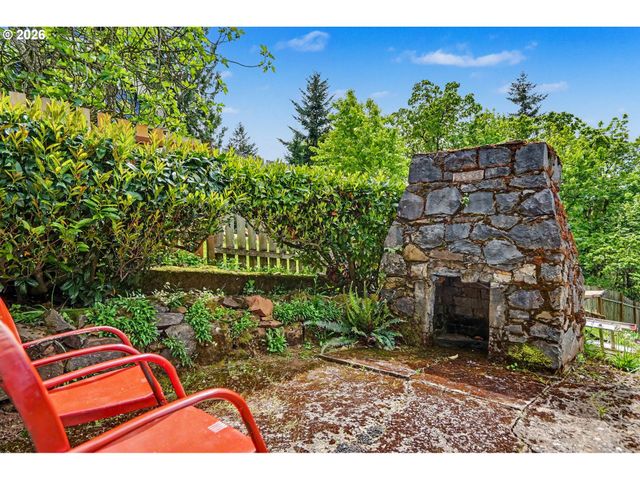 700 OAK St, Silverton, OR 97381