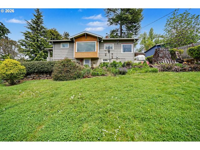 700 OAK St, Silverton, OR 97381