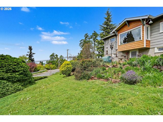 700 OAK St, Silverton, OR 97381
