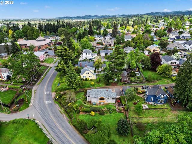 700 OAK St, Silverton, OR 97381