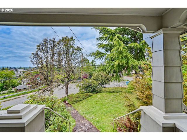 700 OAK St, Silverton, OR 97381