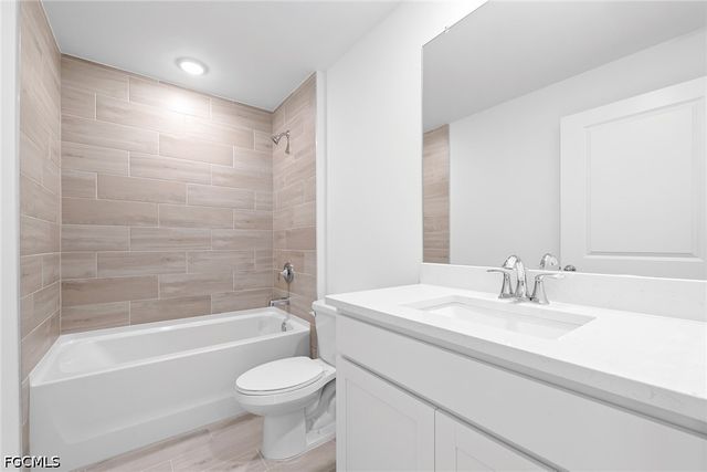 2022 NE 9th AVE, Cape Coral, FL 33909