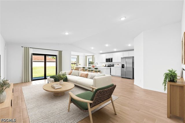 2022 NE 9th AVE, Cape Coral, FL 33909