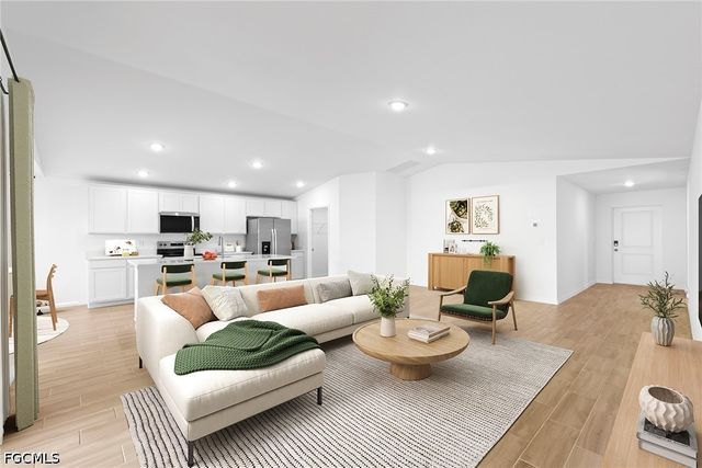 2022 NE 9th AVE, Cape Coral, FL 33909