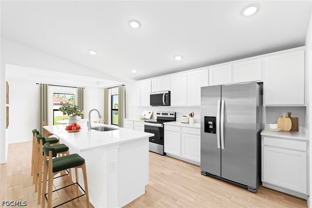 2022 NE 9th AVE, Cape Coral, FL 33909