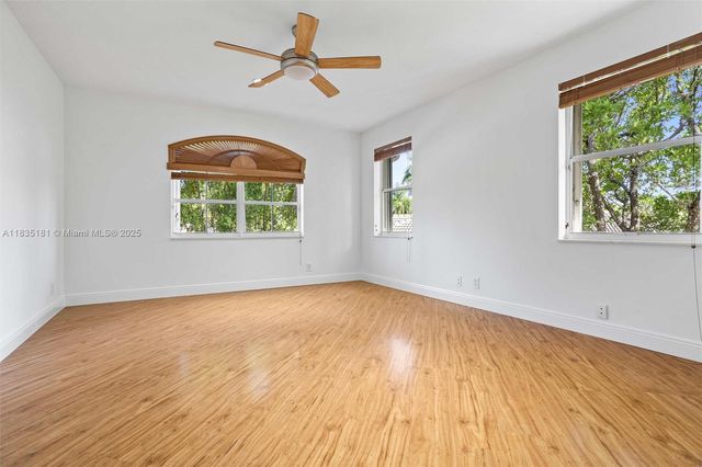 926 Marina Dr, Weston, FL 33327