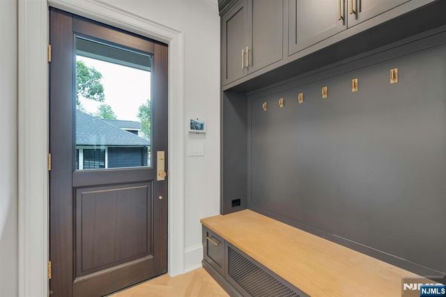 82 Watchung Avenue, Montclair, NJ 07043