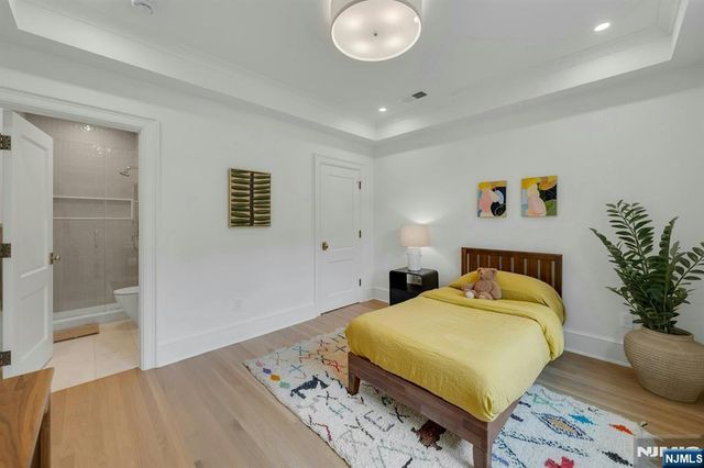 82 Watchung Avenue, Montclair, NJ 07043