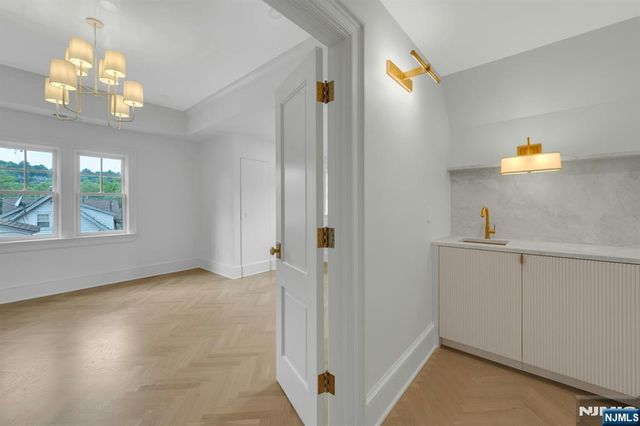 82 Watchung Avenue, Montclair, NJ 07043