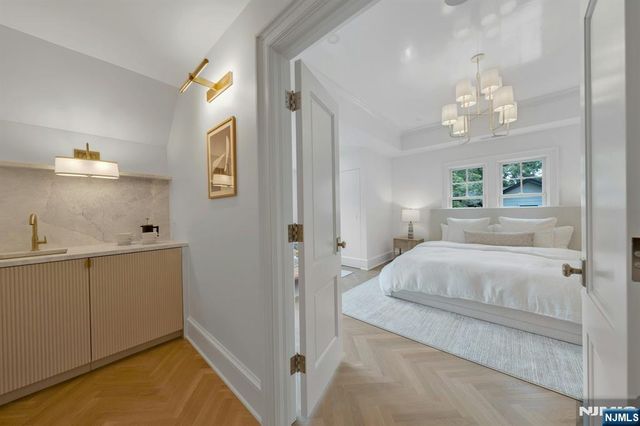 82 Watchung Avenue, Montclair, NJ 07043