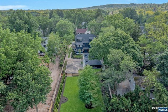 82 Watchung Avenue, Montclair, NJ 07043