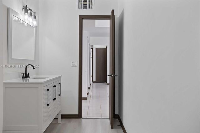 18490 SW 83rd Ave, Cutler Bay, FL 33157