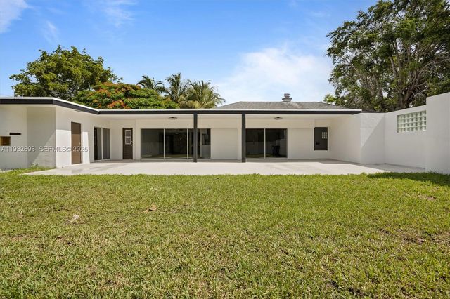 18490 SW 83rd Ave, Cutler Bay, FL 33157