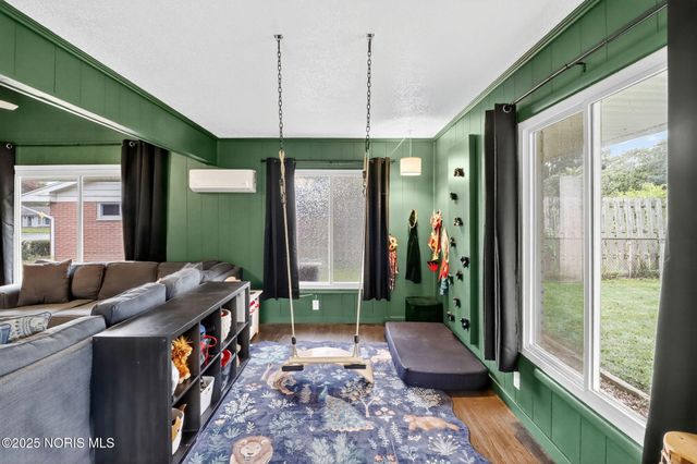 3607 Roberta Drive, Toledo, OH 43614