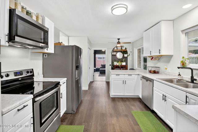 3607 Roberta Drive, Toledo, OH 43614