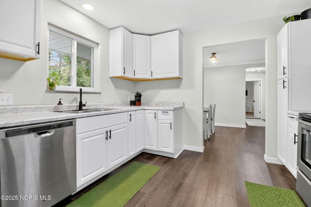 3607 Roberta Drive, Toledo, OH 43614