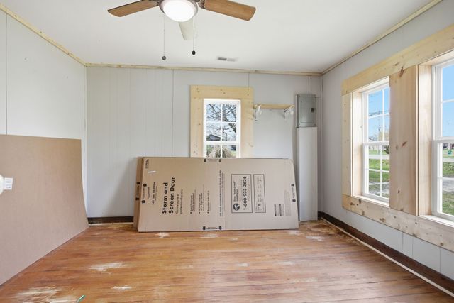 310 Smith Ave, Hohenwald, TN 38462