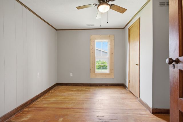310 Smith Ave, Hohenwald, TN 38462