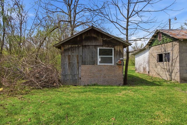 310 Smith Ave, Hohenwald, TN 38462