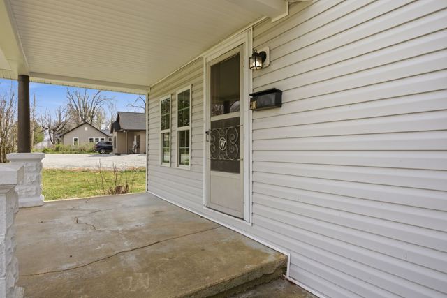 310 Smith Ave, Hohenwald, TN 38462