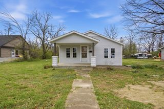310 Smith Ave, Hohenwald, TN 38462