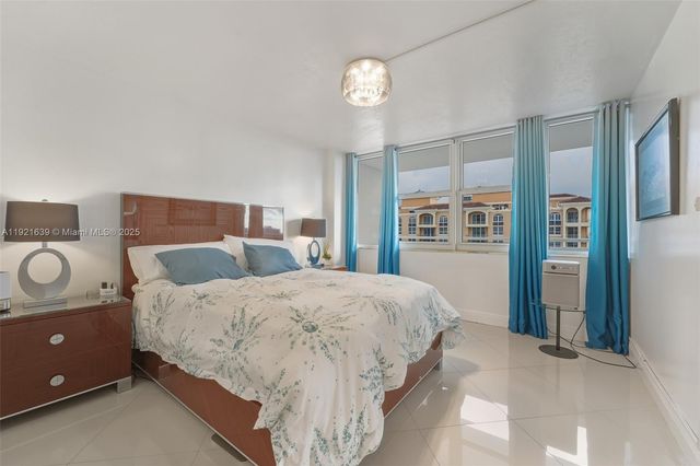 2030 S Ocean Dr 1810, Hallandale Beach, FL 33009