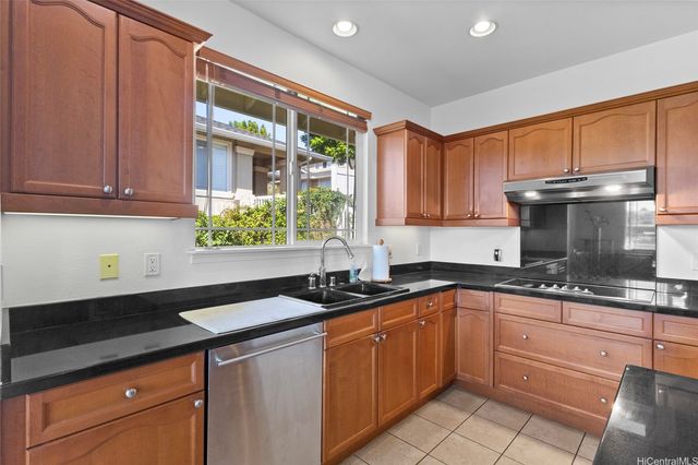 92-1089 Palahia Street J, Kapolei, HI 96707