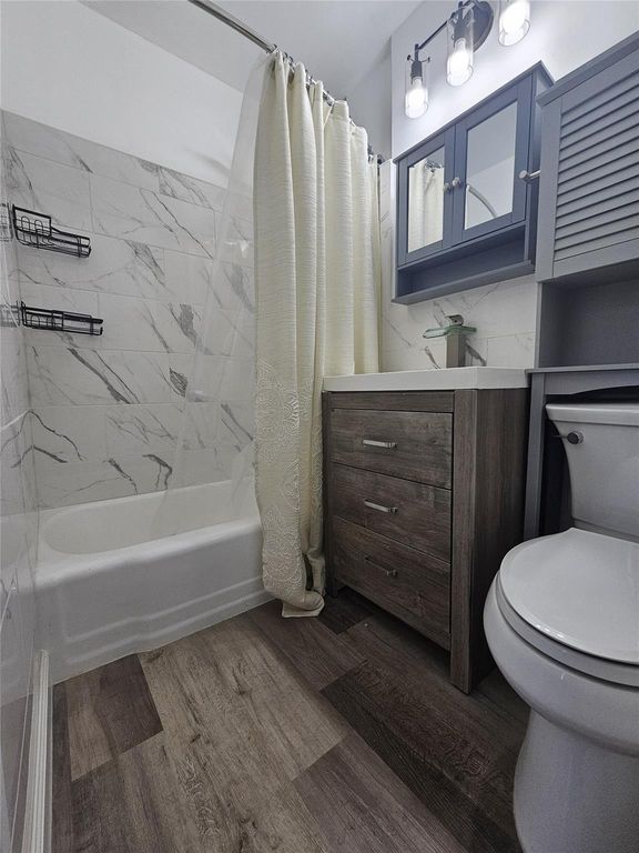 34-43 60 Street unit #1k, Woodside, NY 11377