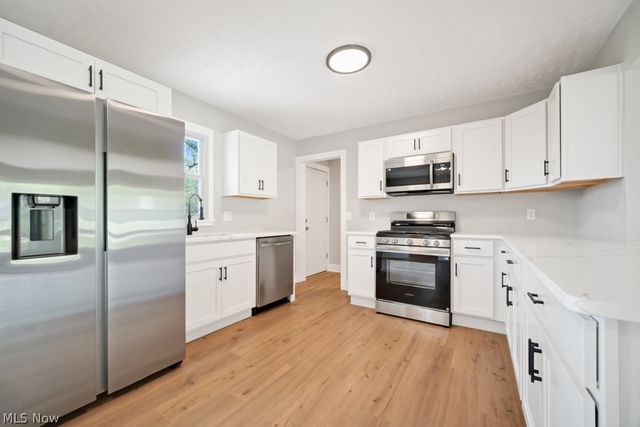8454 Royalhaven Drive, North Royalton, OH 44133