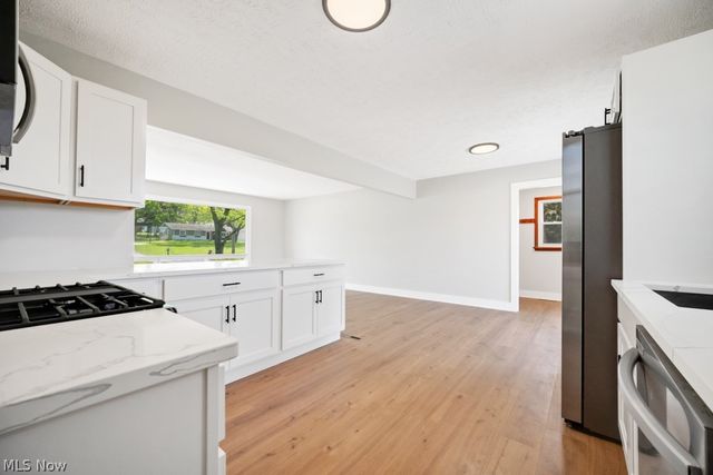 8454 Royalhaven Drive, North Royalton, OH 44133