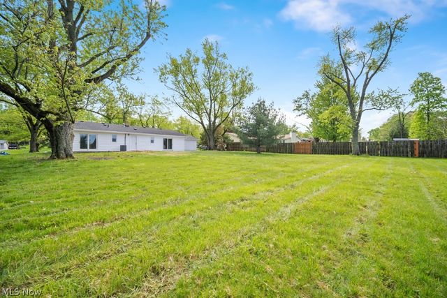 8454 Royalhaven Drive, North Royalton, OH 44133