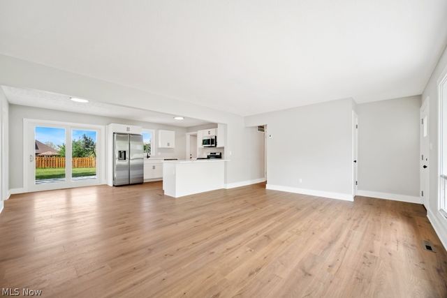 8454 Royalhaven Drive, North Royalton, OH 44133