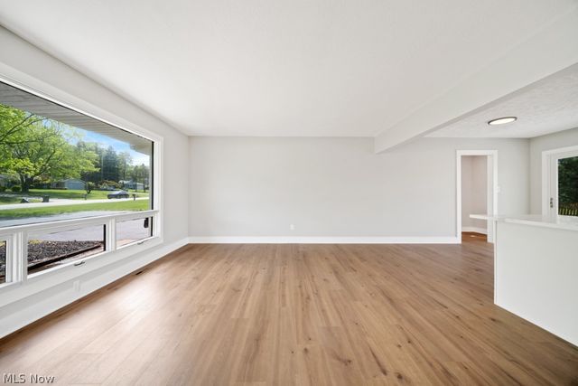 8454 Royalhaven Drive, North Royalton, OH 44133